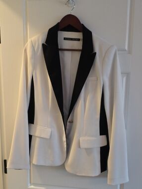 Ivanka Trump Black and White Contrast Lapel Blazer